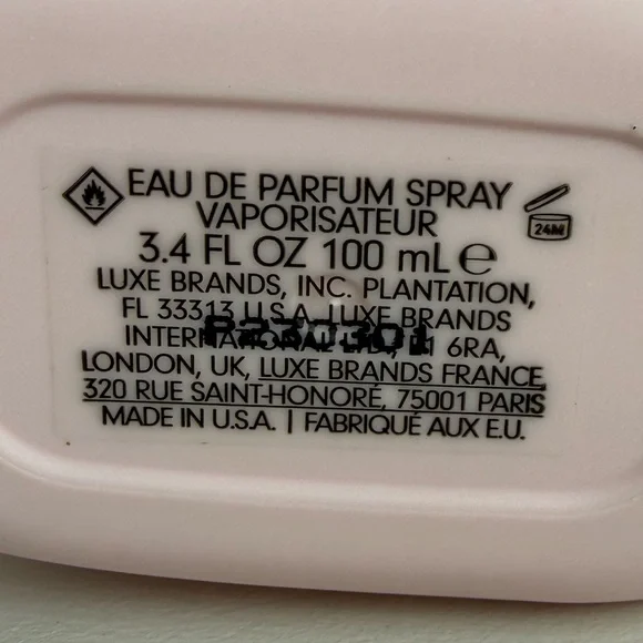 Ariana Grande Soft Pink Perfume Bottle - Picture 2 of 3